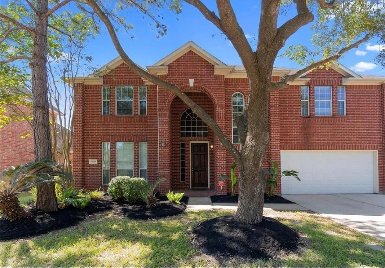 4 bed, 2.5 bath, 2770 sqft, $3,000 — Photo 3