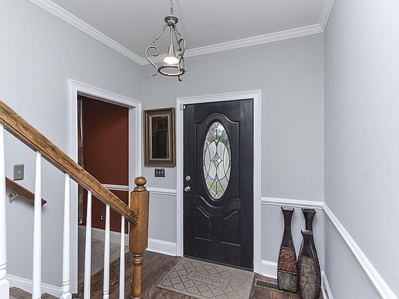 2nd image of 121 Green Glen Dr