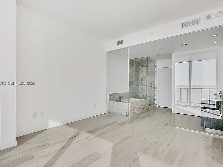 480 NE 31st St #904 — Photo 21
