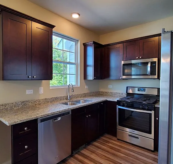 320 Timber Ridge Ct — Photo 6