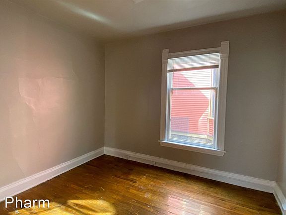 5th image of 306 Hollister Ave SE APT 1