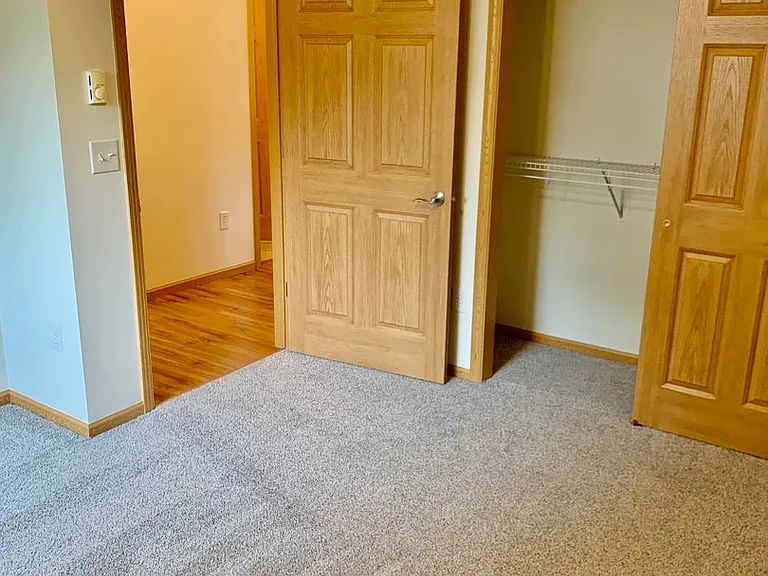 1077 Kristy Ln — Photo 10