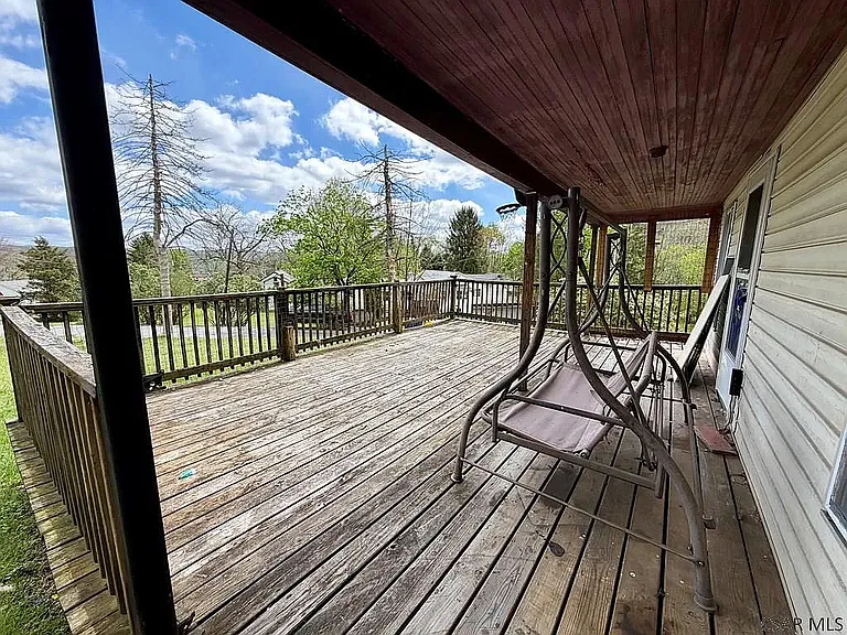 431 Finch St — Photo 16