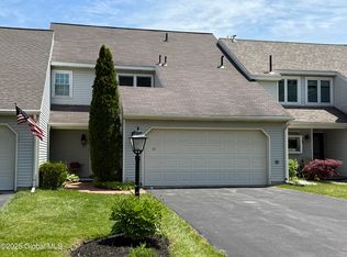 10 Quincy Ct, Glenmont, NY 12077