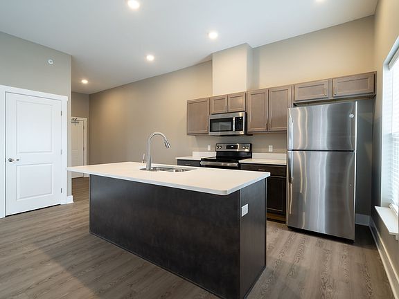 7-web-or-mls-3440-chicago-dr_12092024