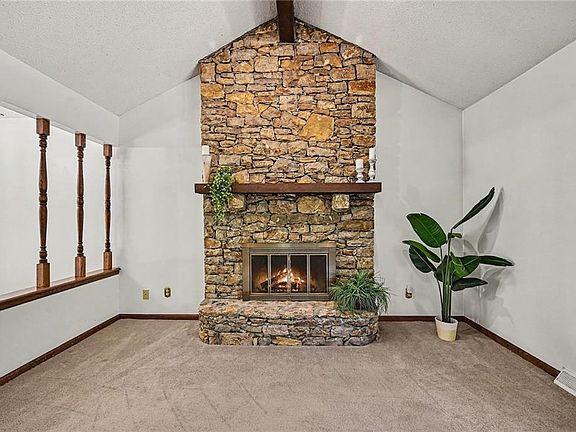 3rd image of 1728 Haas Dr