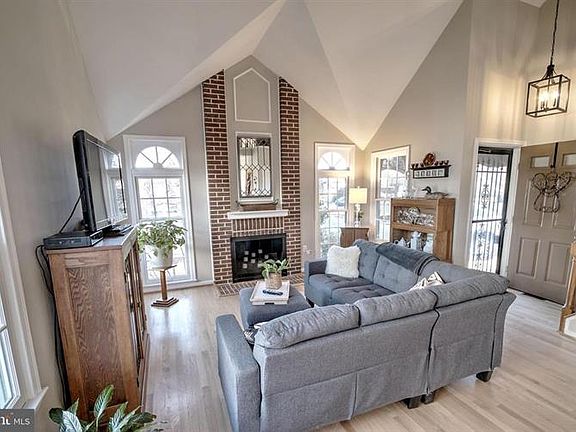 4th image of 13463 Muirkirk Ln