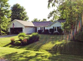 1037 Lode Star Dr, Roaming Shores, OH 44085