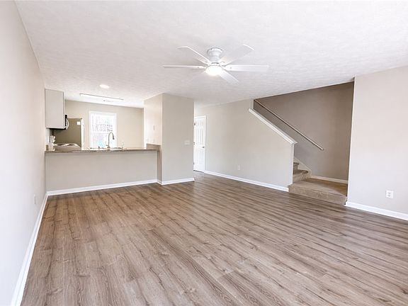 4th image of 1477 N Donahue Dr APT 3711
