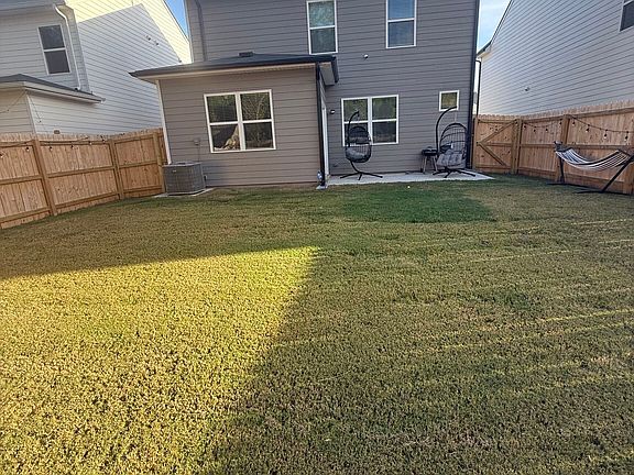 3rd image of 229 Lauritsen Way