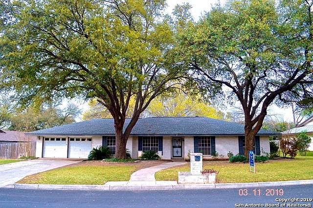1st image of 405 Balfour Dr