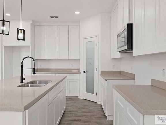5th image of 8621 Albatross St