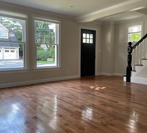 Spacious living room