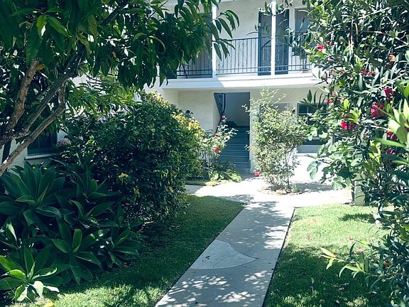 2nd image of 959 Gayley Ave APT 19
