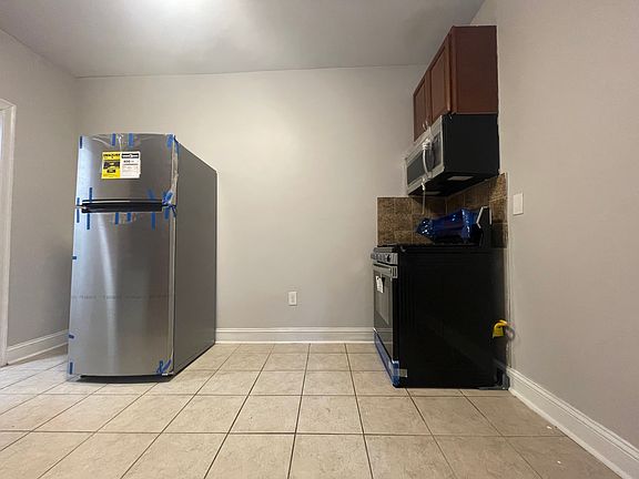 2nd image of 410 54th St #4E