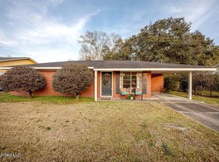 407 Holly St, Ocean Springs, MS 39564