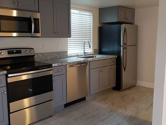 2nd image of 205 N Mariposa St #103