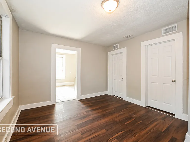 1548 W 23rd St — Photo 7