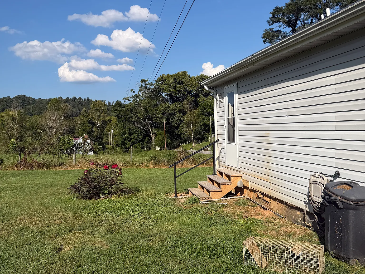 2 bed, 900 sqft, $1,100 — Photo 2