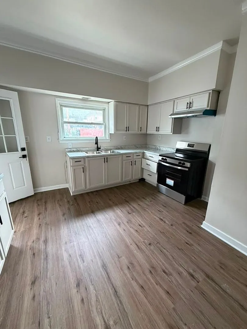 Charming 3BR Home in Glassport, Section 8 Considered! — Photo 3