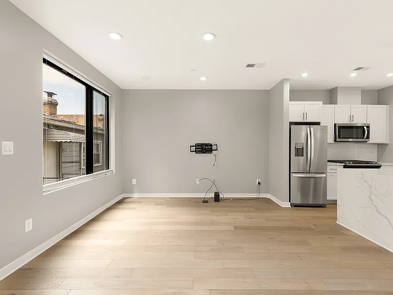 507 Kennedy St NW #6 — Photo 6
