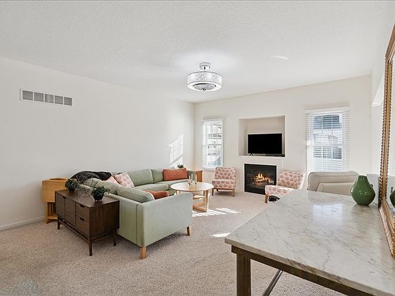 4th image of 720 Cypress Dr