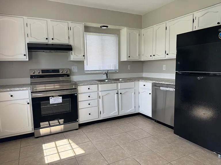 277 Leelon Rd — Photo 3