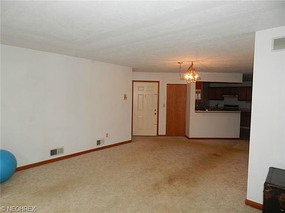 4th image of 3871 Northwoods Ct NE Unit 2