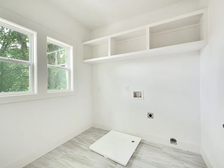 2430 Little Ave — Photo 46