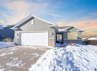 1505 N Woodridge Ave, Sioux Falls, SD 57107