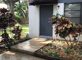 3445 Oak Dr, Hollywood, FL 33021