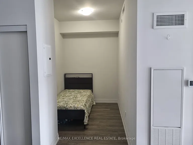 10 Meadowglen Pl #707 — Photo 7