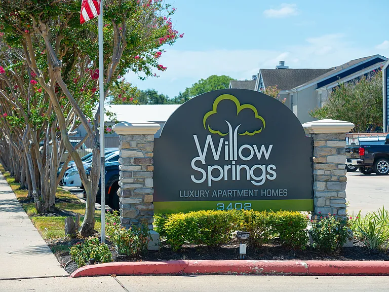Willow Springs — Photo 28