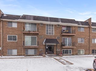 215 S Hale St APT 9B, Addison, IL 60101