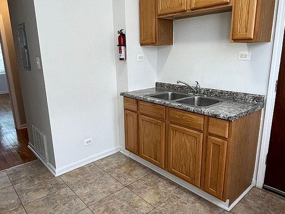 5th image of 102 S Lotus Ave #Lm-09-3