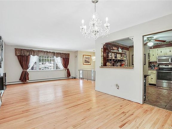 4th image of 565 Milton Tpke