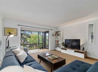 Faircliff Manor, Victoria, BC V8S 3J6