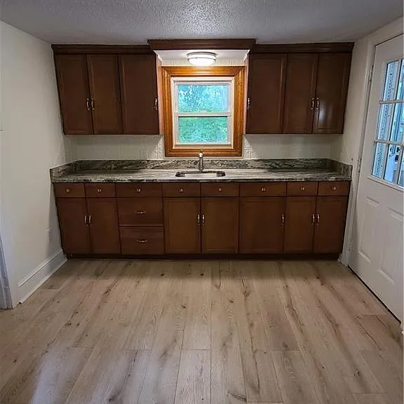 683 Worthington Rdg — Photo 2