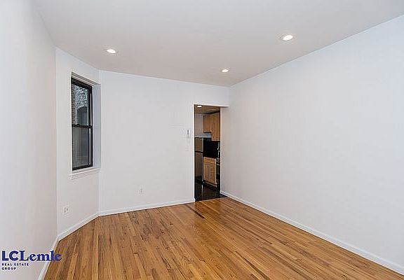 4th image of 505 E 88th St #25