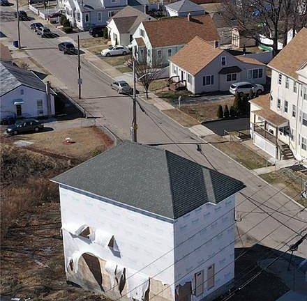 4th image of 436 Smithfield Ave