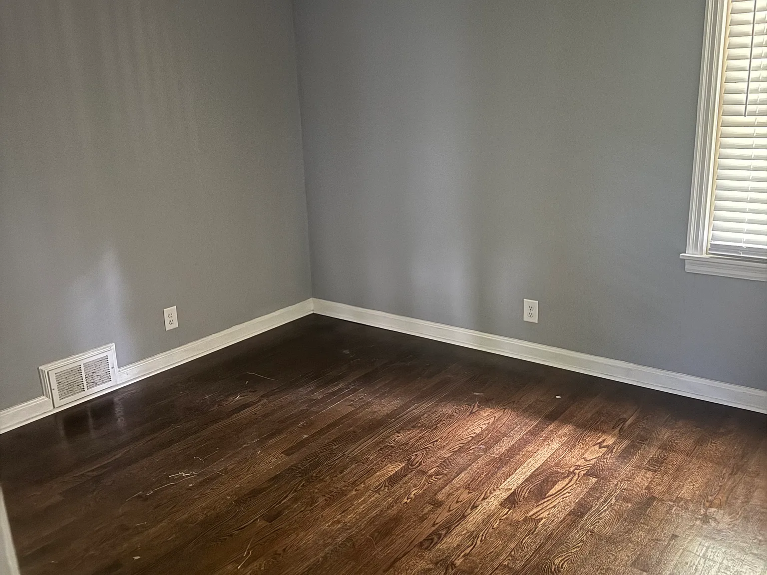 2 bed, 1.5 bath, 1400 sqft, $2,500 — Photo 2