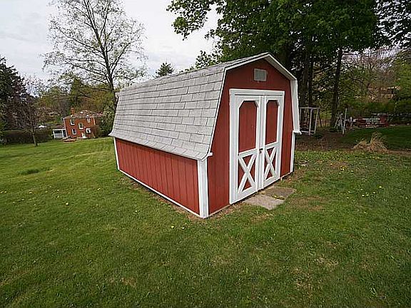 4th image of 178 Meadowbrook Dr