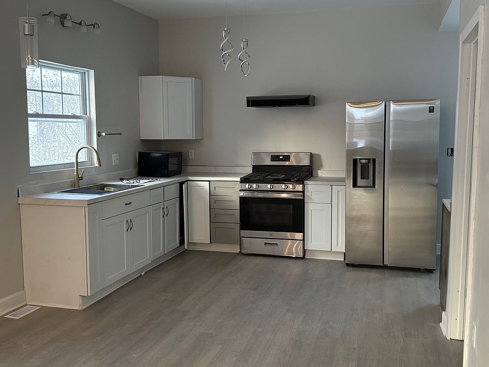 1st image of 6 Blackley Ct #2
