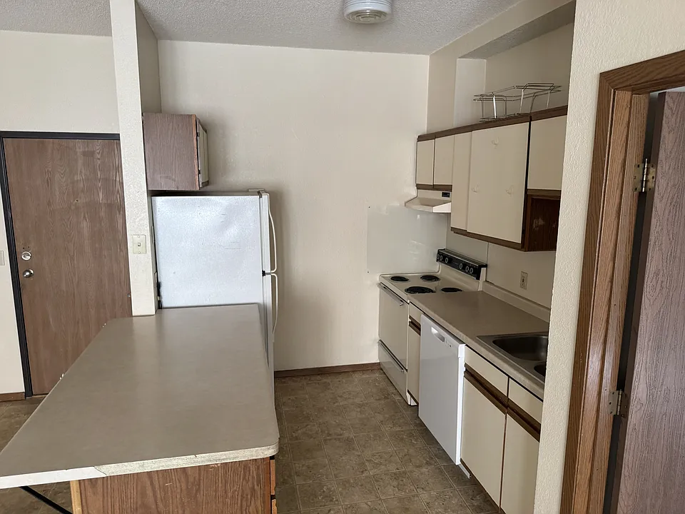 1120 9th Ave S