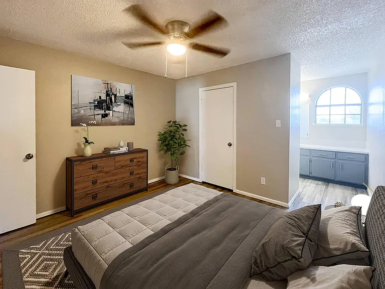 4501 Brownfield Dr — Photo 2