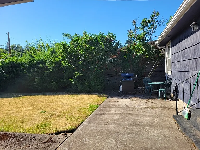 775 Gerth Ave NW — Photo 10