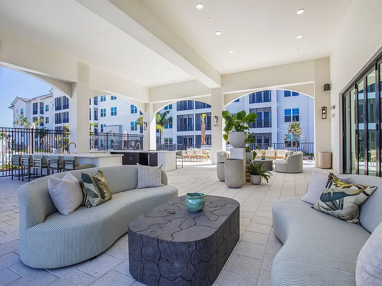 Fiori Apartments — Photo 25