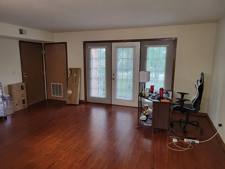 4280 Central Rd #301 — Photo 2