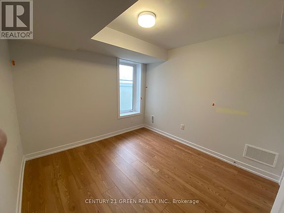 5th image of 29 Danielle Moore Cir