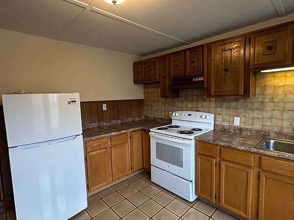5th image of 114 Fellsway W Floor 2